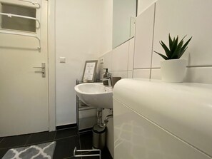 Hair dryer, towels - Lessingstraße 13 - 3 bedrooms with balcony (Neumünster)