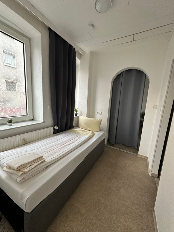 1 bedroom, WiFi, bed sheets - Friedrichstraße 42 W1 - 1 bedroom (Neumünster)