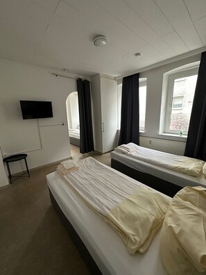 1 bedroom, WiFi, bed sheets - Friedrichstraße 42 W1 - 1 bedroom (Neumünster)