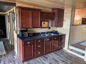 Microondas, horno, placa de cocina