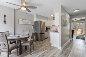 Interior - Lovely Groveland 2BR/2.5 Bath Townhome- Unit 6641 (Davisburg)