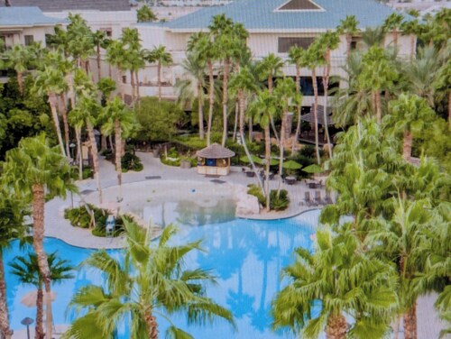 Las Vegas Tahiti Village 2 Adjoining 1 Bedroom Timeshares For The 4th of July!