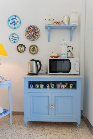 Comfort Apartment, City View | Private kitchen | Electric kettle - Petite Maison Salerno (Salerno)