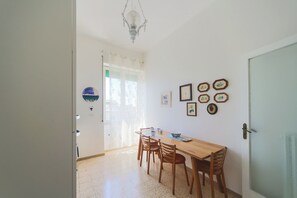 Apartament Comfort, vistes a la ciutat | Cuina privada | Bullidora elèctrica