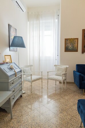 Comfort Apartment, City View | Blackout drapes, free WiFi - Petite Maison Salerno (Salerno)