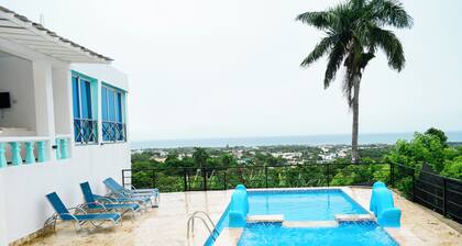 Live the Dream â Luxury Villa with Pool & Breathtaking Views!