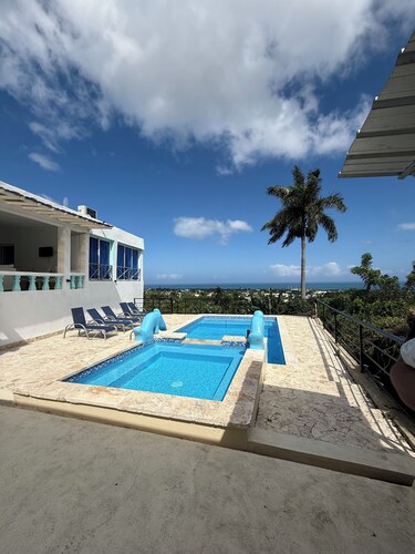 Live the Dream – Luxury Villa with Pool & Breathtaking Views!