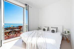 Deluxe-Apartment, 2 Schlafzimmer, Balkon | Zimmersafe, schallisolierte Zimmer, Bügeleisen/Bügelbrett