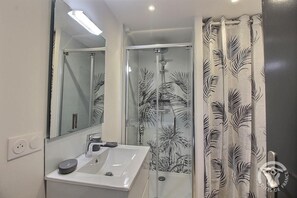 Shower, hair dryer