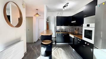 Réfrigérateur, four, plaque de cuisson, lave-vaisselle