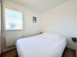 1 camera, ferro/asse da stiro, Wi-Fi