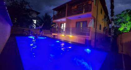 Catimbau - Cosy apto with kitchen, 50m from the Beach, Private Barbecue, AC, Wi-Fi, Netflix, pool