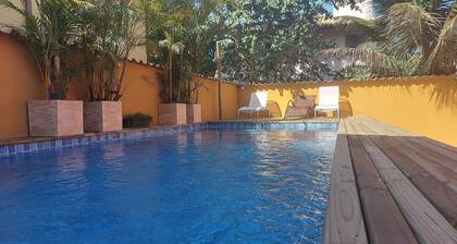 Algodão – Cosy Flat, Pool, 50m from the Beach, Private Barbecue, AC, Wi-Fi, Netflix, Garage