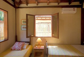 4 quartos, acesso à internet, roupa de cama