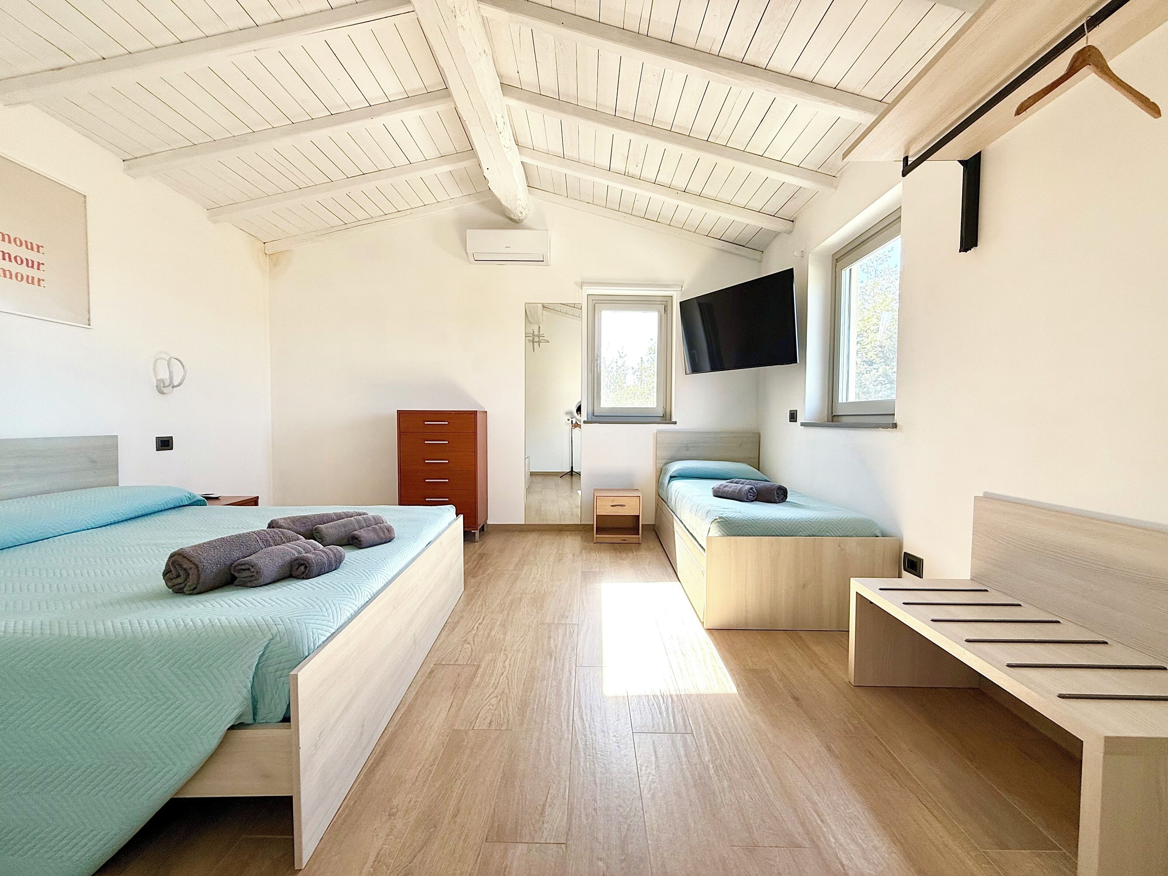 6 chambres, fer et planche à repasser, Wi-Fi, draps fournis