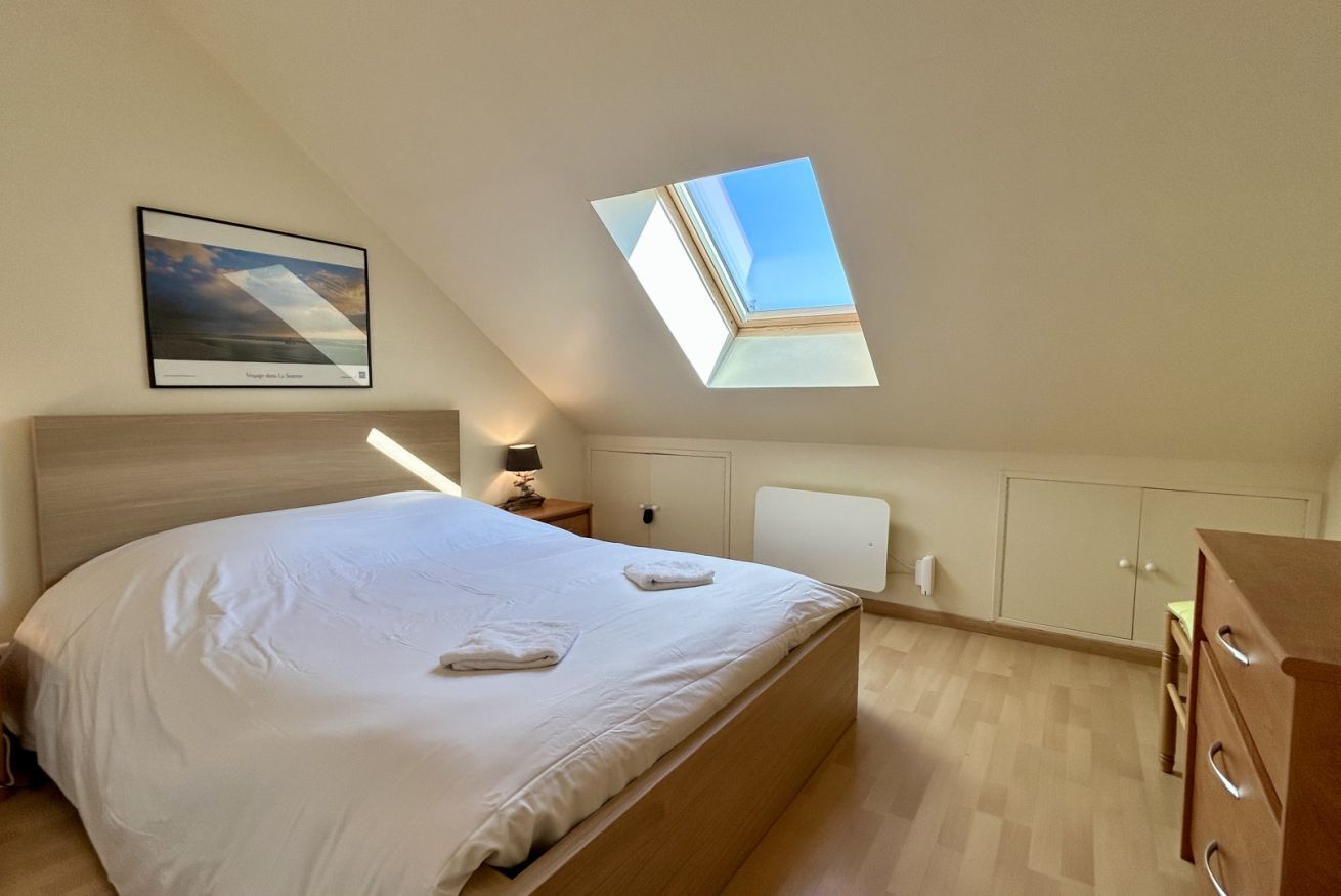 1 間睡房、熨斗/熨衫板、床單