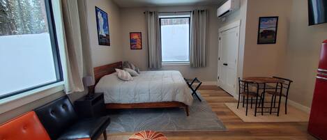 1 chambre, fer et planche Ă repasser, Wi-Fi, draps fournis