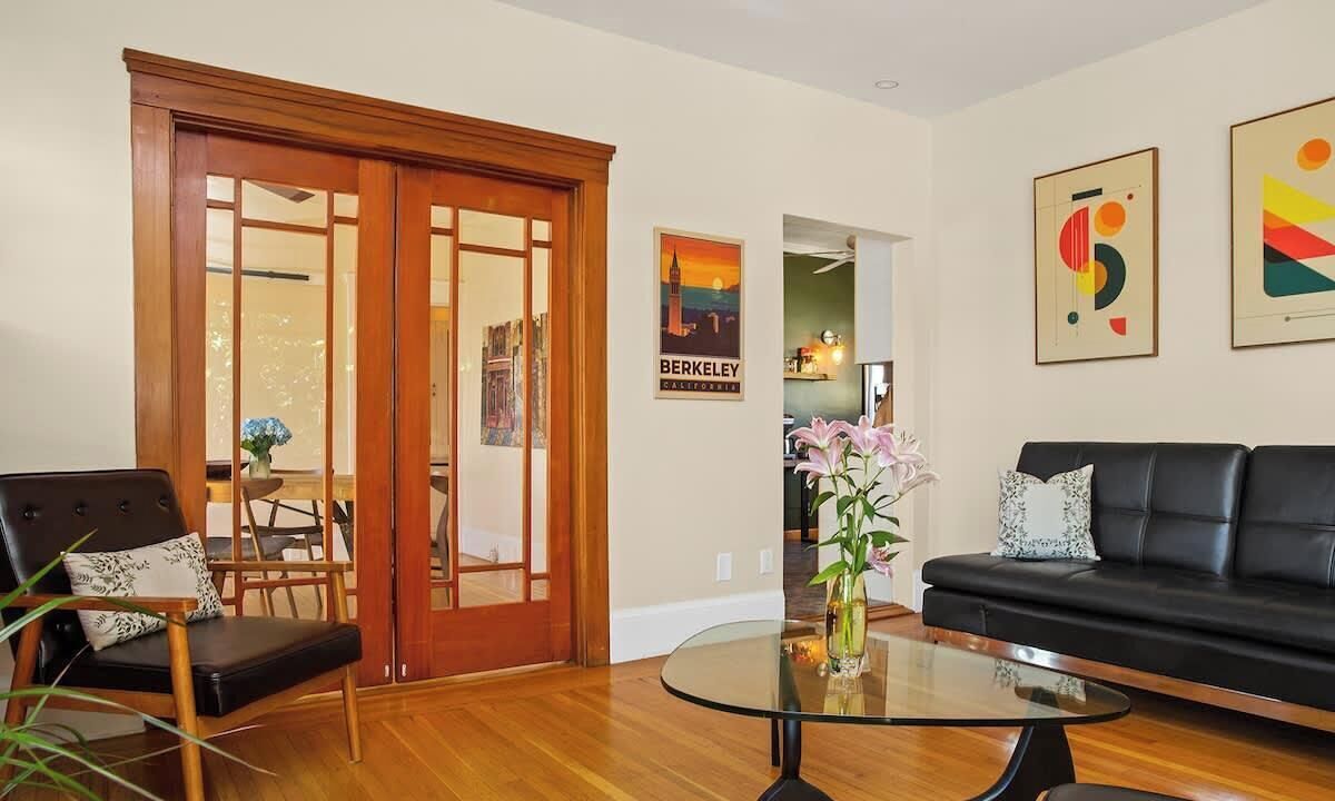 TV, fireplace, books, offices