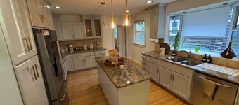 Luxury Glenview Retreat with Stunning Amenities
