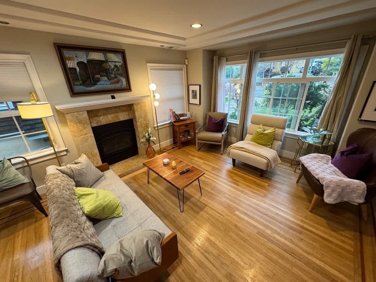 Télévision, cheminée, jeux vidéo, espaces bureaux