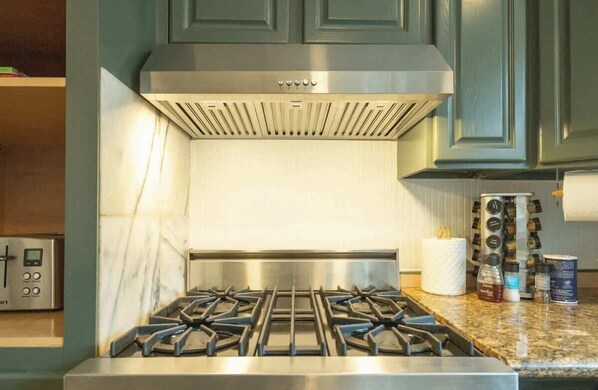 Unclassified image, 1 of 163, button