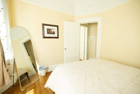 3 chambres, fer et planche à repasser, lit de bébé portatif, Wi-Fi
