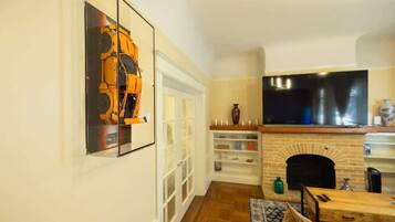 TV, fireplace, offices