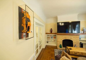 TV, fireplace, offices
