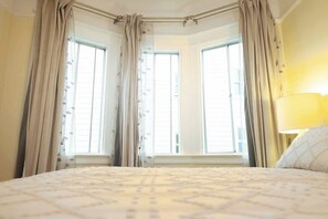 3 bedrooms, iron/ironing board, travel cot, WiFi