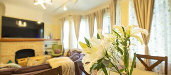 Enjoy a Golden Gate view in your 3BD Nob Hill home