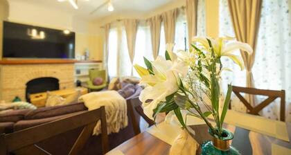 Enjoy a Golden Gate view in your 3BD Nob Hill home