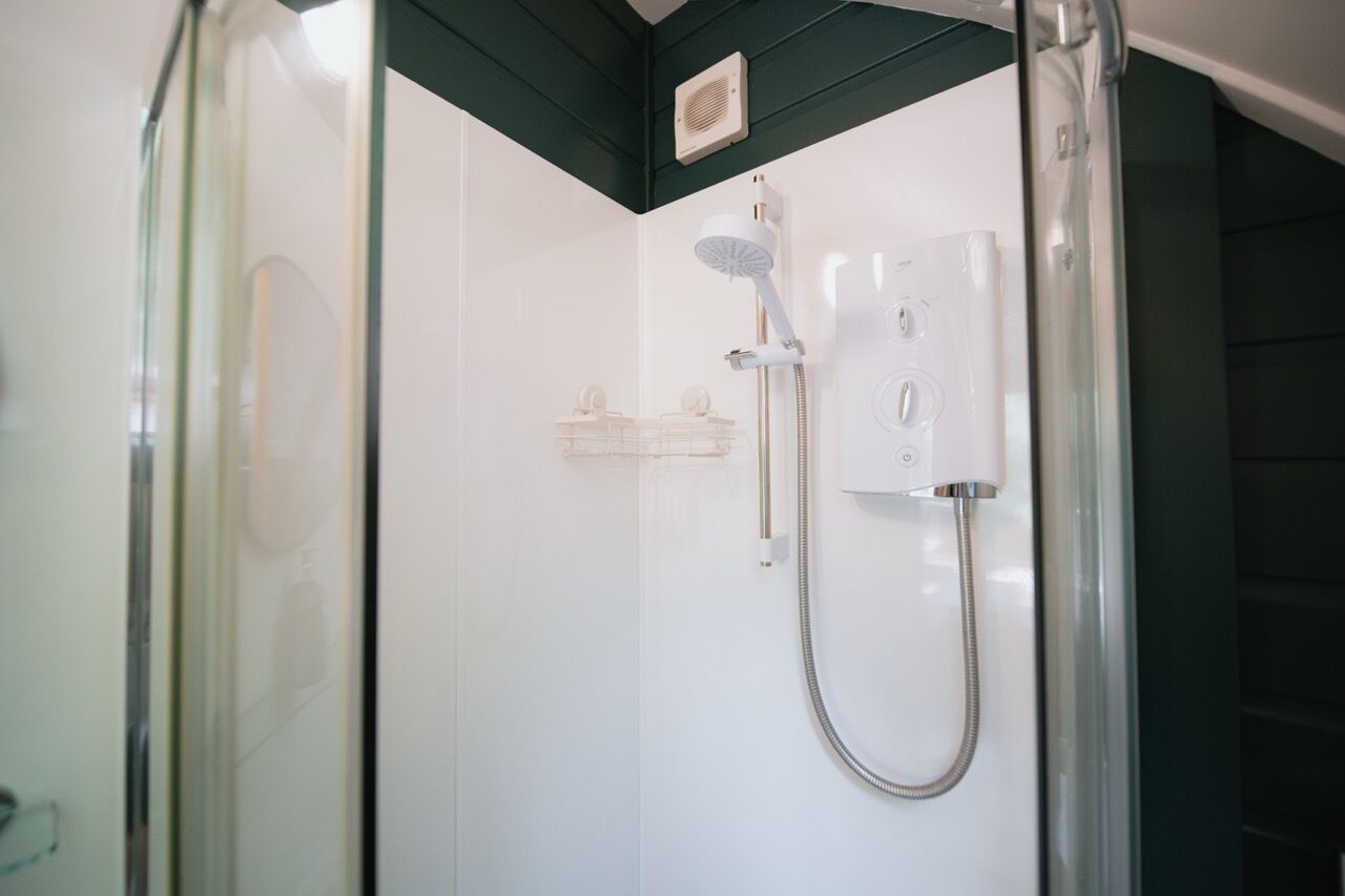 Douche, savon, papier toilette