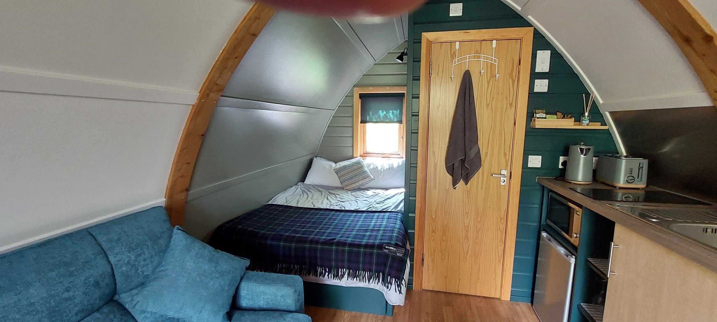 1 室のベッドルーム、インターネット