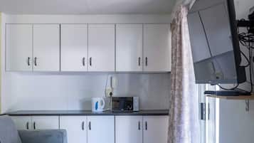 Apartment, Garden View | Private kitchen