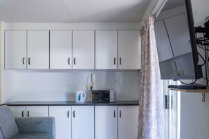 Apartment, Garden View | Private kitchen