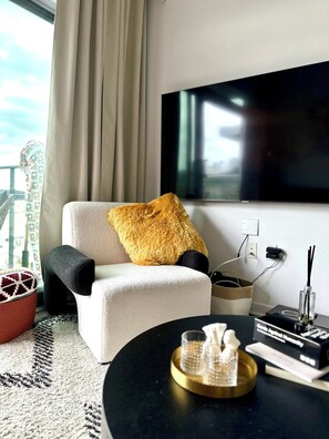 TV connectée, cheminée, jeux vidéo, imprimantes