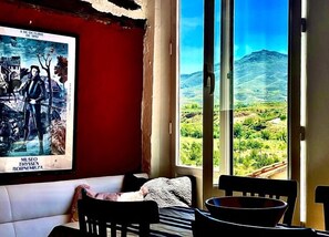 Daily cooked-to-order breakfast (EUR 4 per person) - Riojania Slow (Santa Eulalia Bajera)