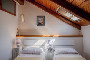 2 bedrooms, in-room safe, iron/ironing board, WiFi