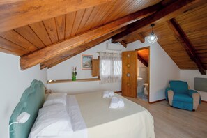 2 bedrooms, in-room safe, iron/ironing board, WiFi