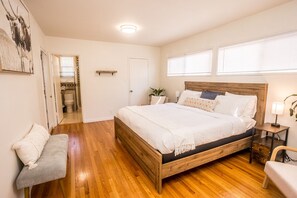 Room - Stylish 3BR Oasis  , Private Yard, Near Disneyland & Downtown LA (Montebello)