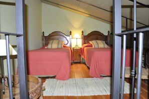 Familie villa, privébadkamer, uitzicht op tuin | Gratis wifi