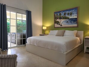 4 slaapkamers, een kluis op de kamer, een strijkplank/strijkijzer, wifi