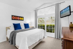 5 bedrooms, iron/ironing board, travel crib, WiFi - Home w/Private Pool, Minutes from all Disney Parks (Kissimmee)