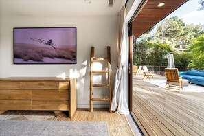 Interior - Mid-Century Gem in Hollywood Hills – Spacious & Private 2.5BD/2.5BA (Los Angeles)