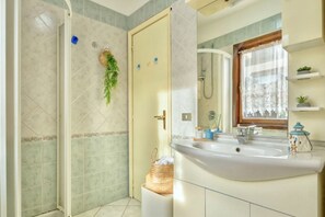 Shower, bidet - Baia Apartments Studio 4 beds (Marinella)