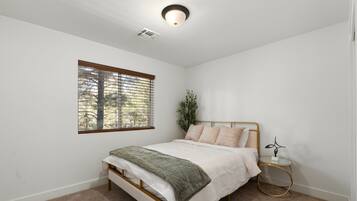 4 chambres, lit parapluie, Wi-Fi gratuit, draps fournis