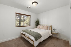 4 chambres, lit parapluie, Wi-Fi gratuit, draps fournis