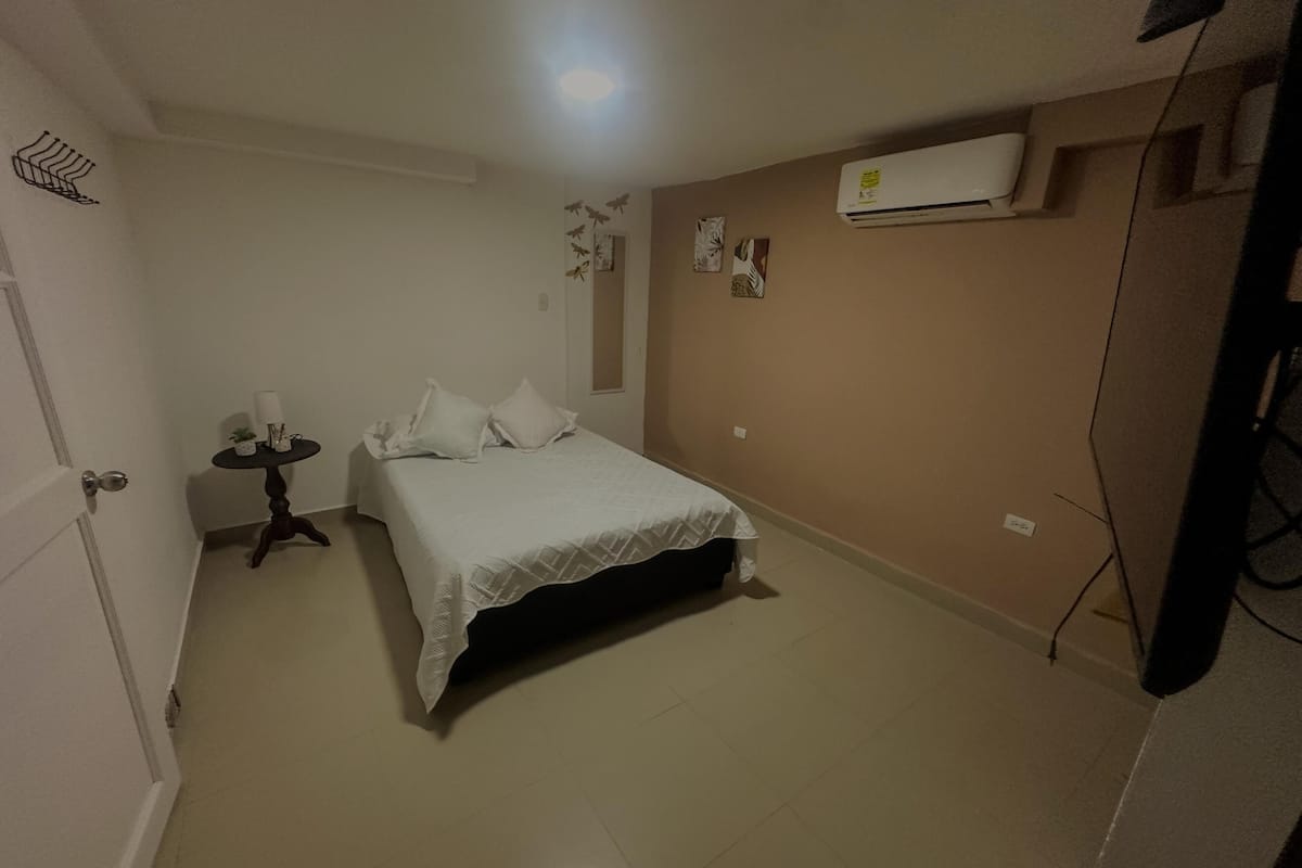 مساحة عمل للكمبيوتر المحمول وواي فاي مجانًا