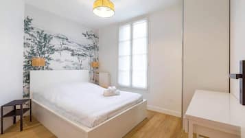 2 slaapkamers, een strijkplank/strijkijzer, reisbedje, gratis wifi