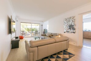 TV - Les Bambous, appartement 3 chambres, parking et belle terrasse (DIJON)